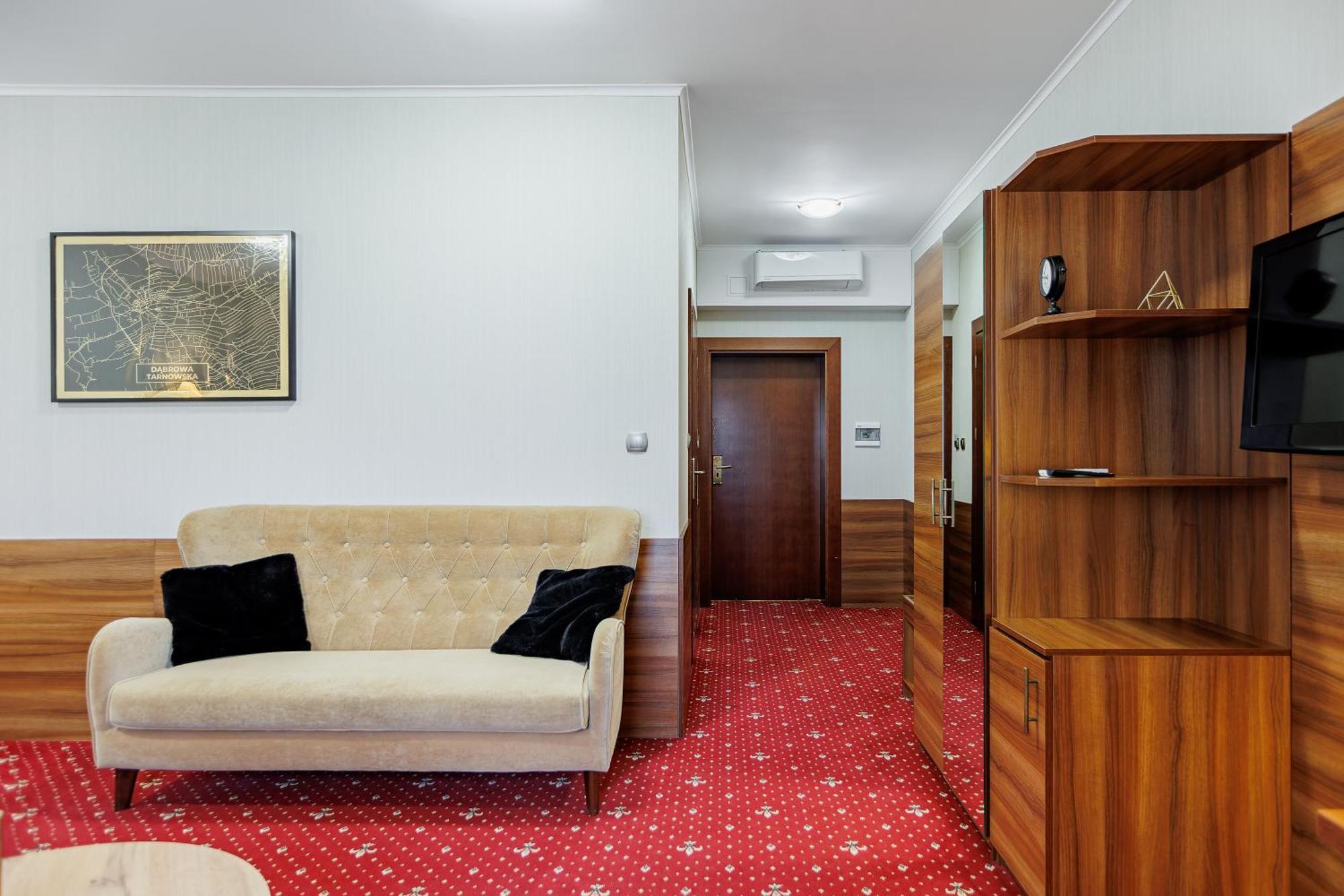 Hotel Cristal Park Dąbrowa Tarnowska Εξωτερικό φωτογραφία