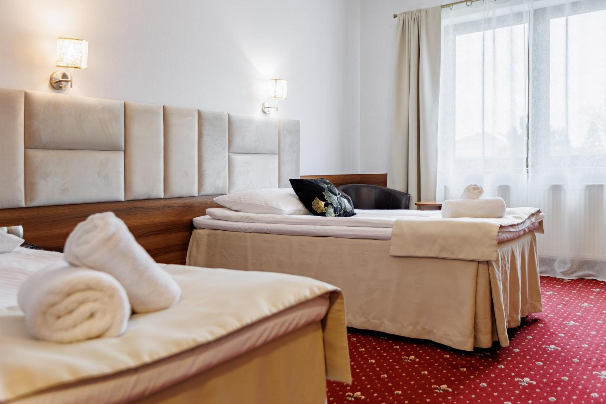 Hotel Cristal Park Dąbrowa Tarnowska Εξωτερικό φωτογραφία