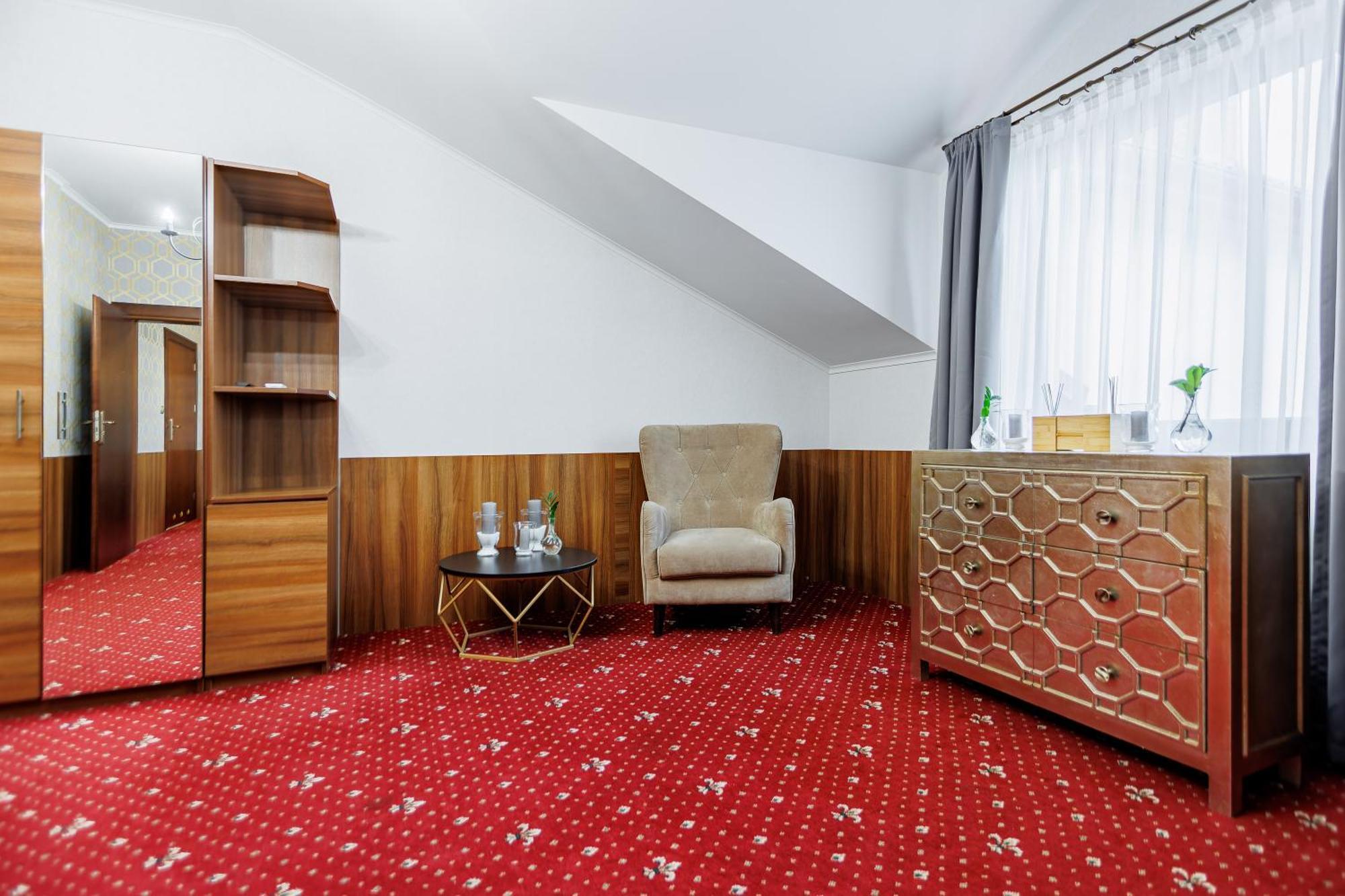 Hotel Cristal Park Dąbrowa Tarnowska Εξωτερικό φωτογραφία