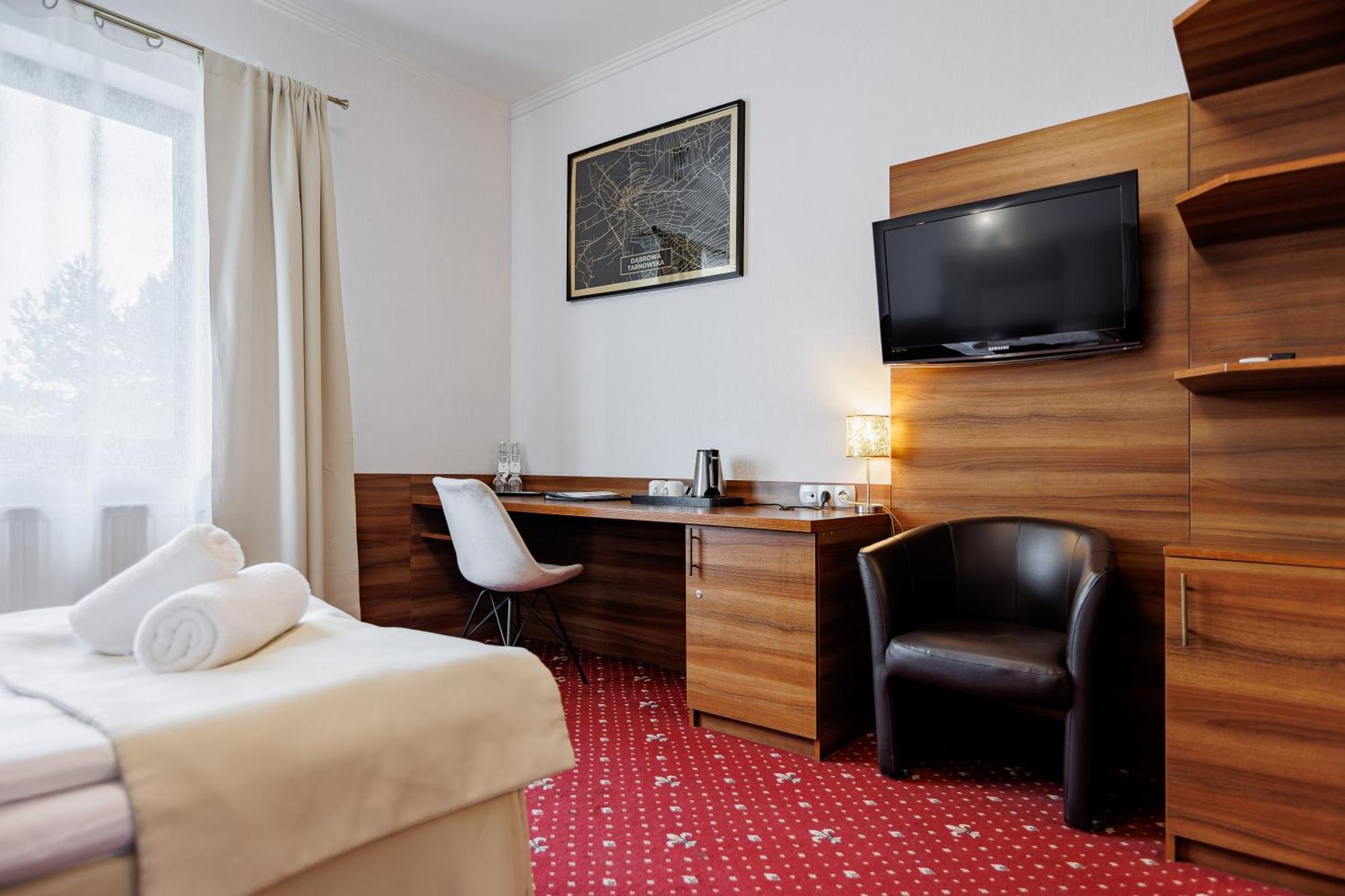 Hotel Cristal Park Dąbrowa Tarnowska Εξωτερικό φωτογραφία