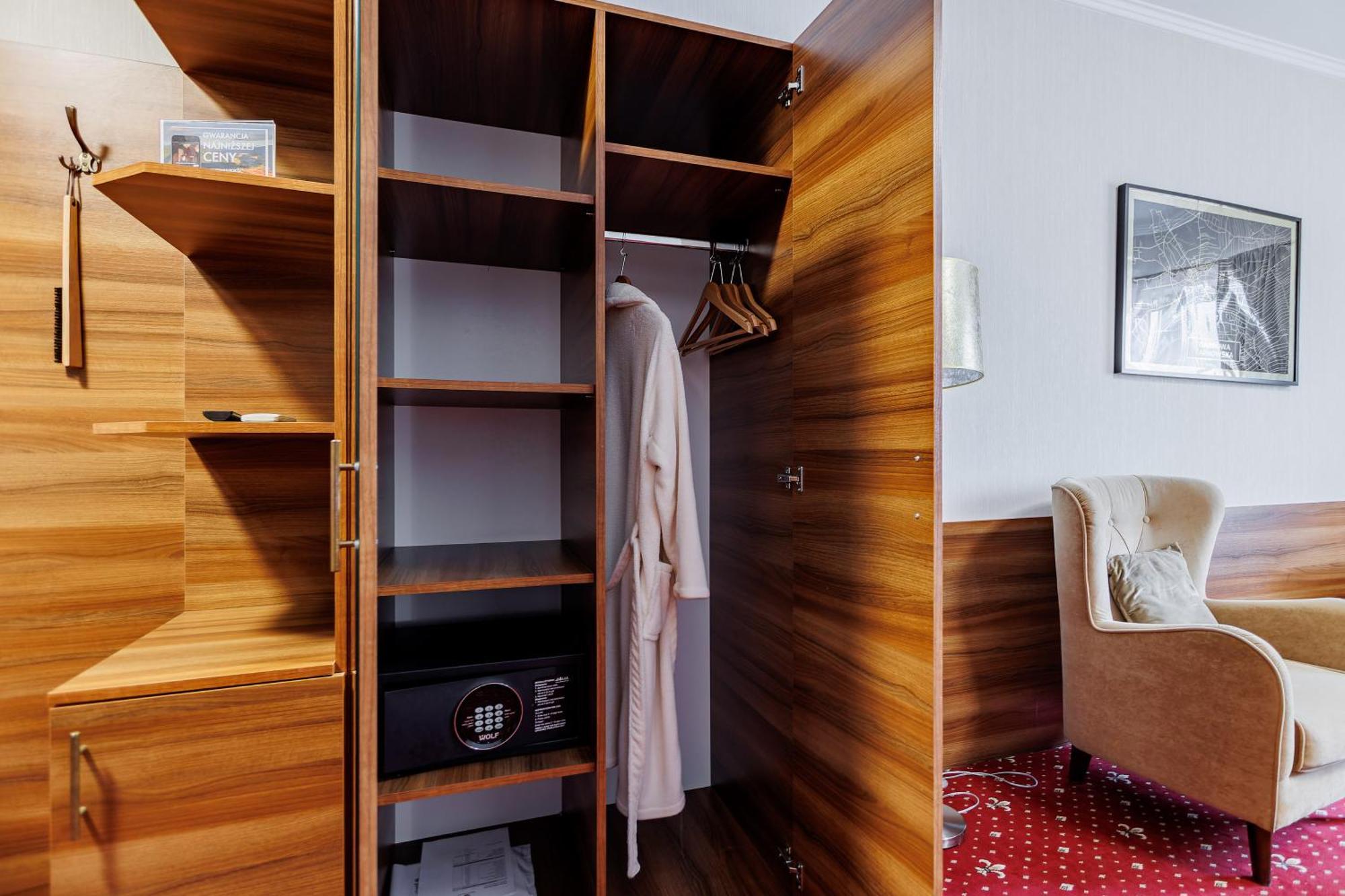 Hotel Cristal Park Dąbrowa Tarnowska Εξωτερικό φωτογραφία