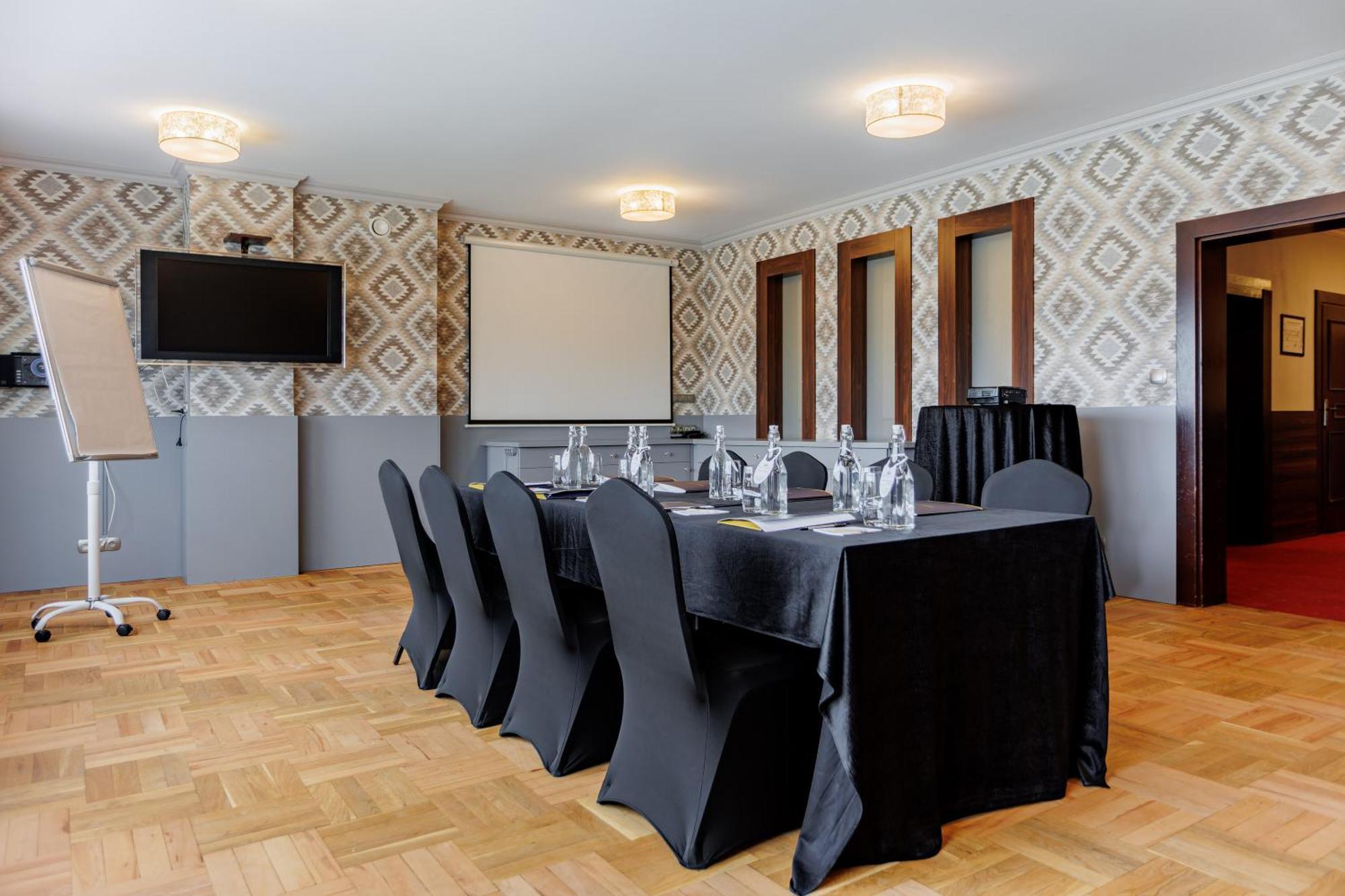 Hotel Cristal Park Dąbrowa Tarnowska Εξωτερικό φωτογραφία
