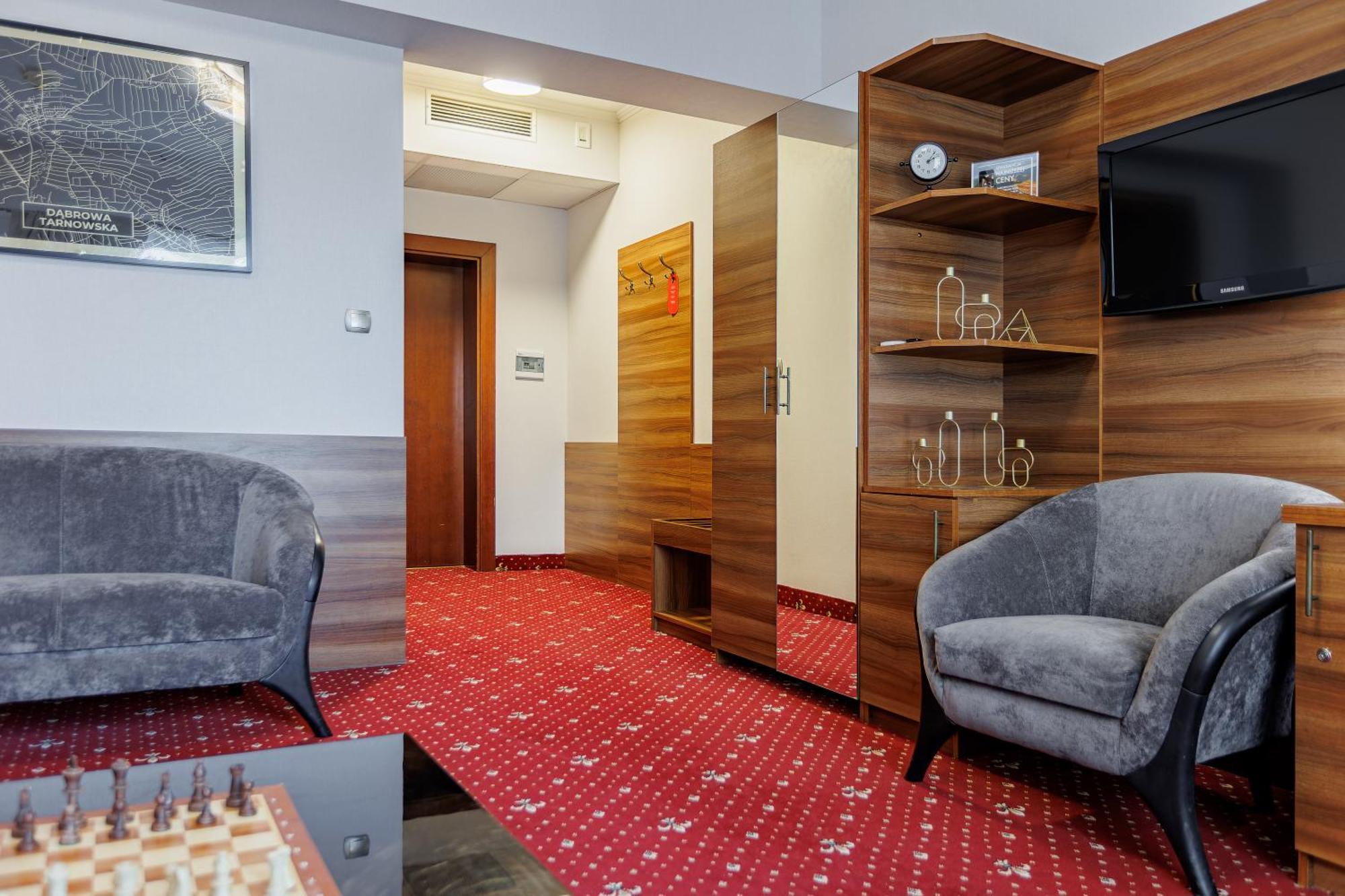 Hotel Cristal Park Dąbrowa Tarnowska Εξωτερικό φωτογραφία