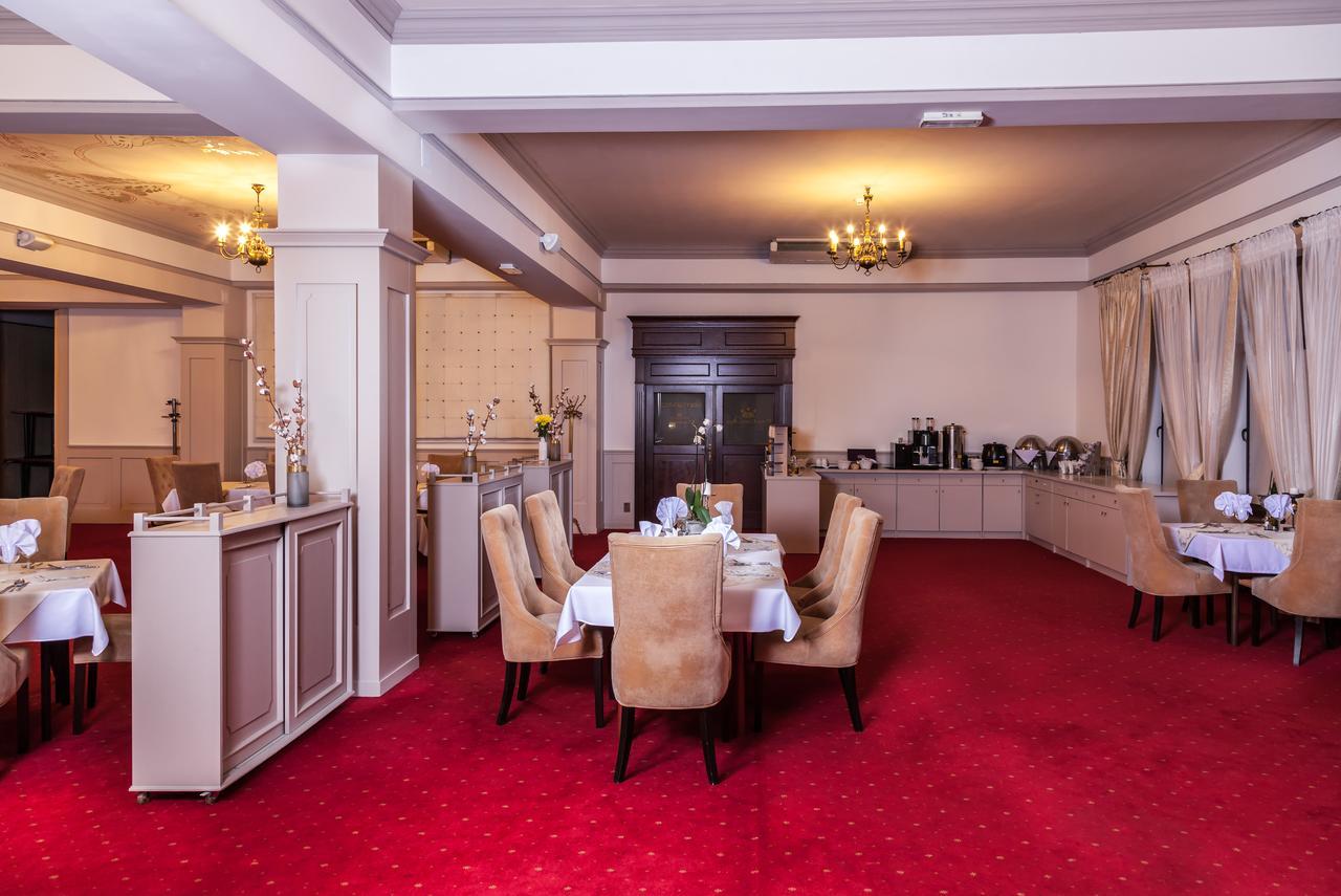 Hotel Cristal Park Dąbrowa Tarnowska Εξωτερικό φωτογραφία
