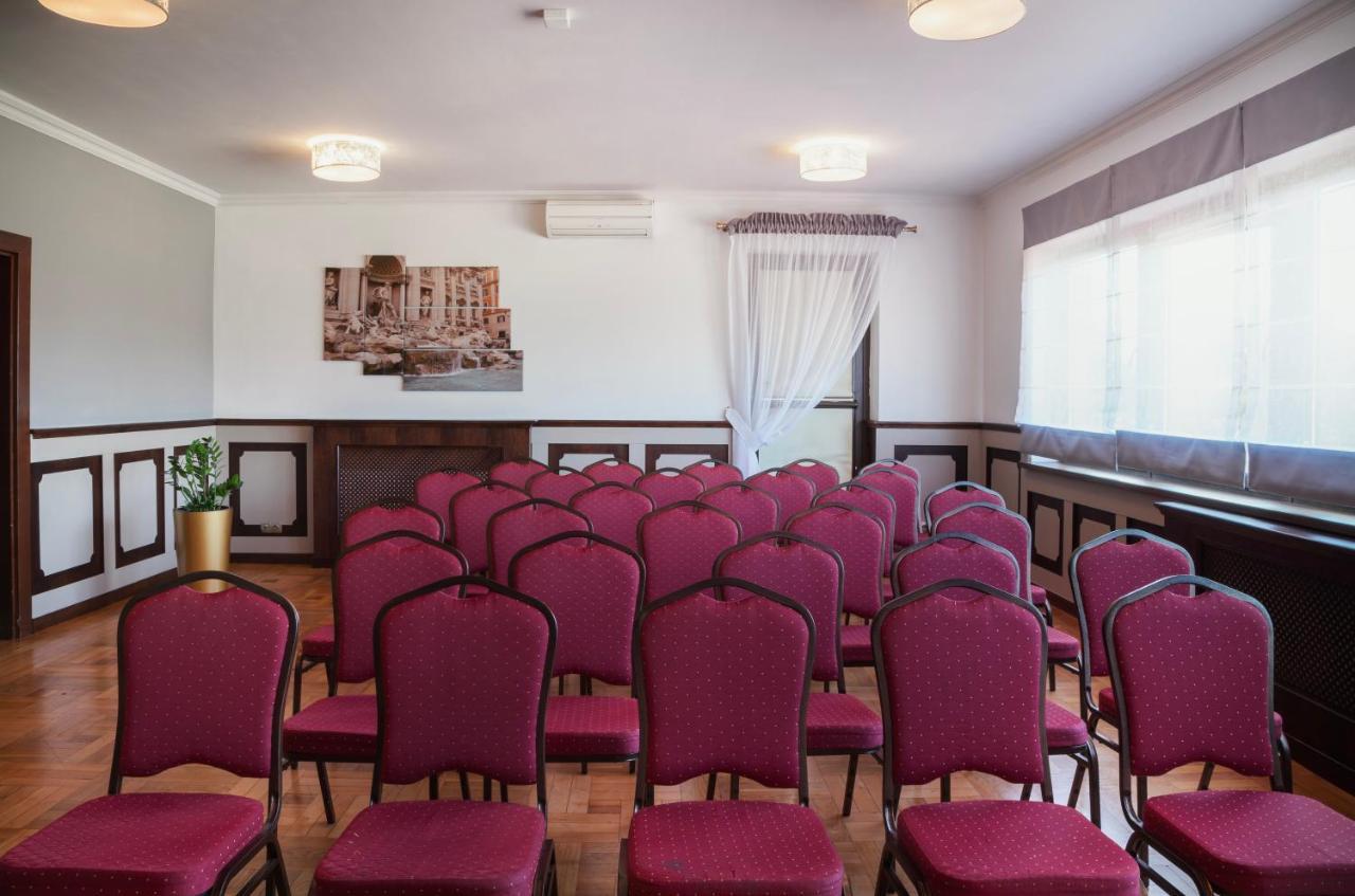 Hotel Cristal Park Dąbrowa Tarnowska Εξωτερικό φωτογραφία