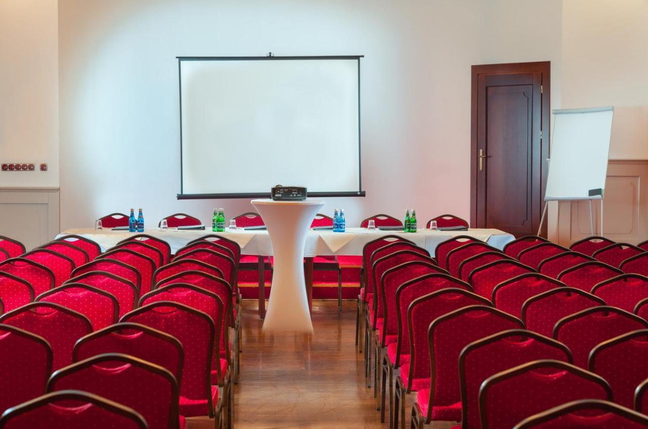 Hotel Cristal Park Dąbrowa Tarnowska Εξωτερικό φωτογραφία